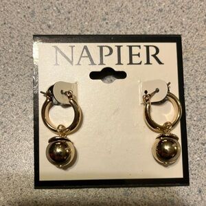 FINAL PRICE! BNWT Napier Gold Tone Earrings